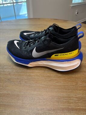 Nike Men’s Invincible Run 3 — Black/Blue/Yellow